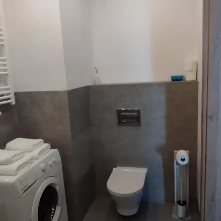 Efaga Modern Tower With Private Parking Space * גדינייה
